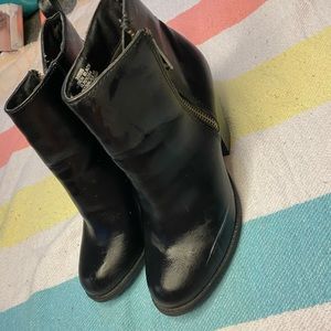 Boots size 7